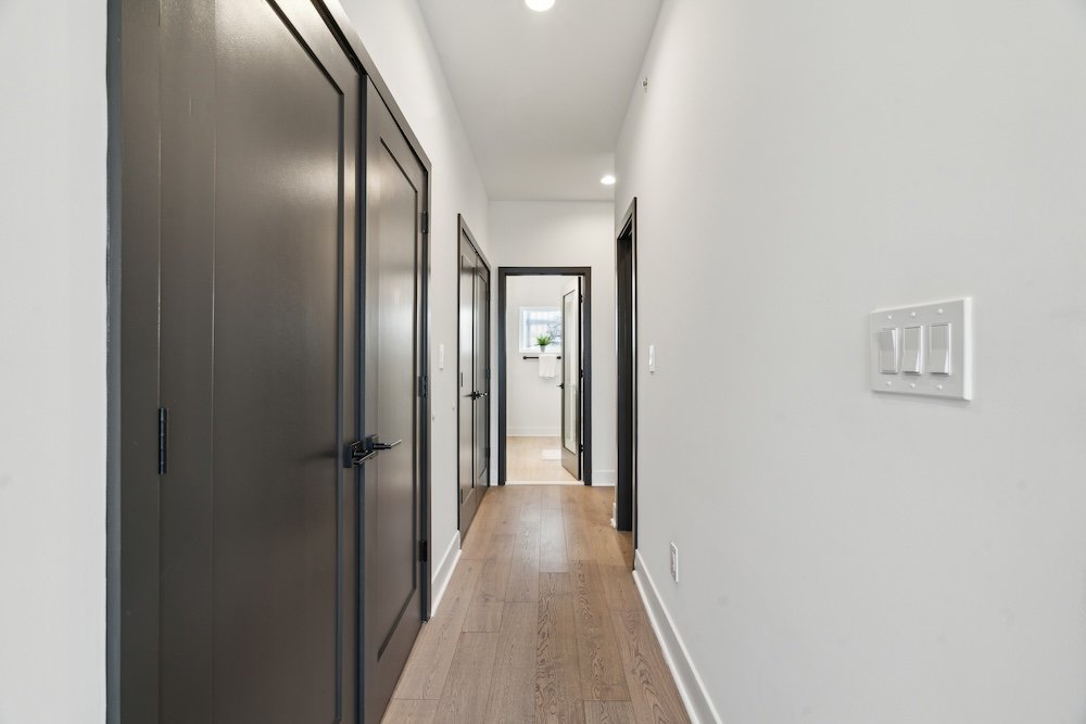 3036-W-Berks-St-hallway-doors.jpg