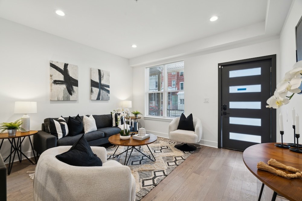 3036-W-Berks-St-living-room.jpg