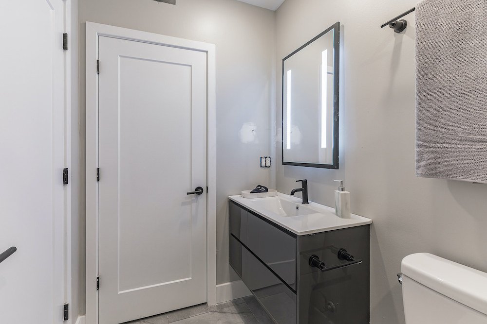 haven-lofts-apartment-for-rent-philadelphia-pa-shower.jpg
